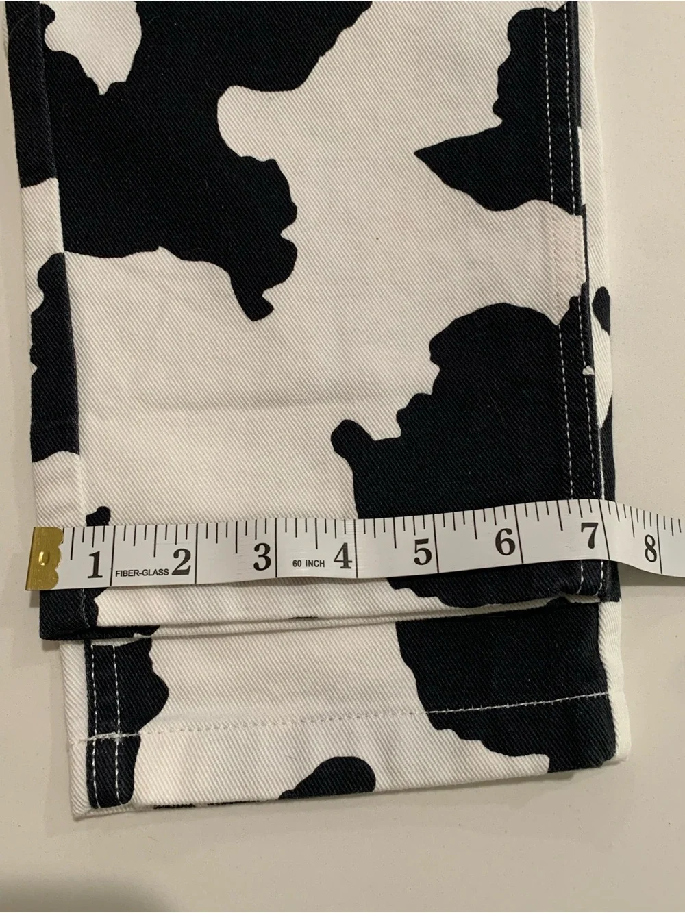 NWOT Reclaimed Vintage Cow Print Ultra High Rise Tapered 90s Mom Jeans, 26 - Picture 9 of 10